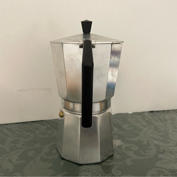 Espresso Maker -Gnali & Zani brand , 6 cup, aluminum, designed in Italy - Picture 4 of 16